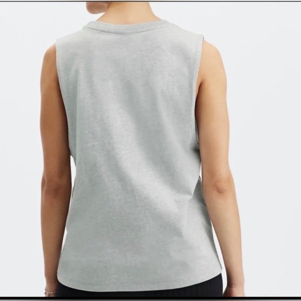 Fabletics Light Gray Muscle Tee - Picture 3 of 5